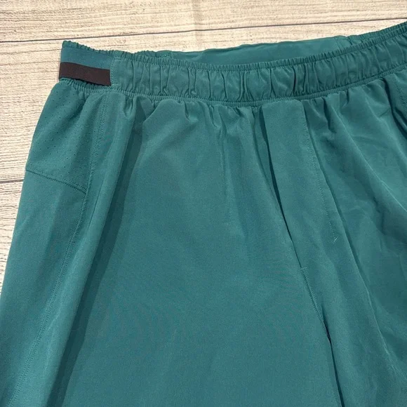 🍋Men’s Lululemon Surge Lined Short 6” size M teal🍋